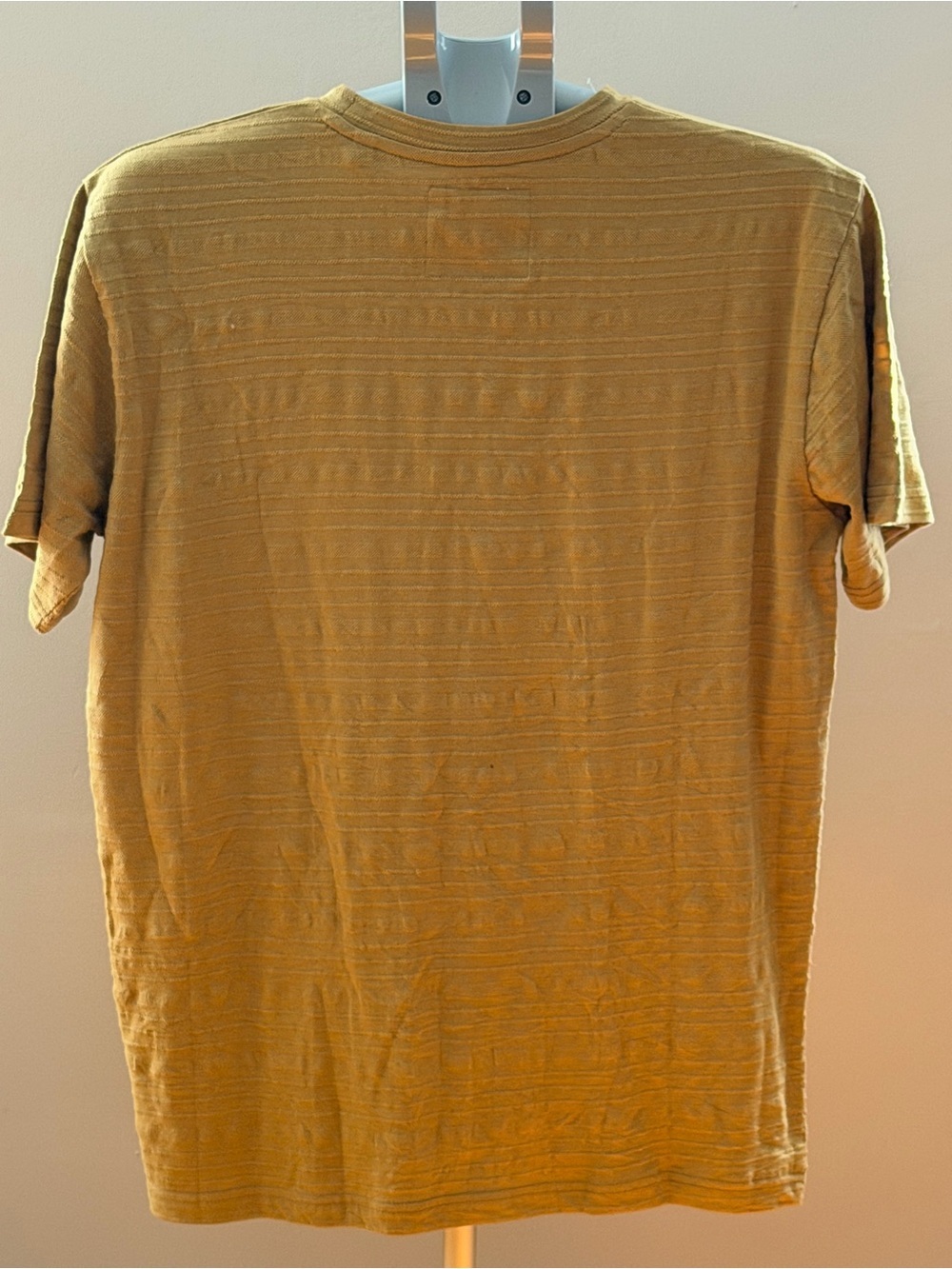 Laguna Textured Crew Neck T-Shirt Men’s Medium Tan Casual Tee Like New - Picture 9 of 10